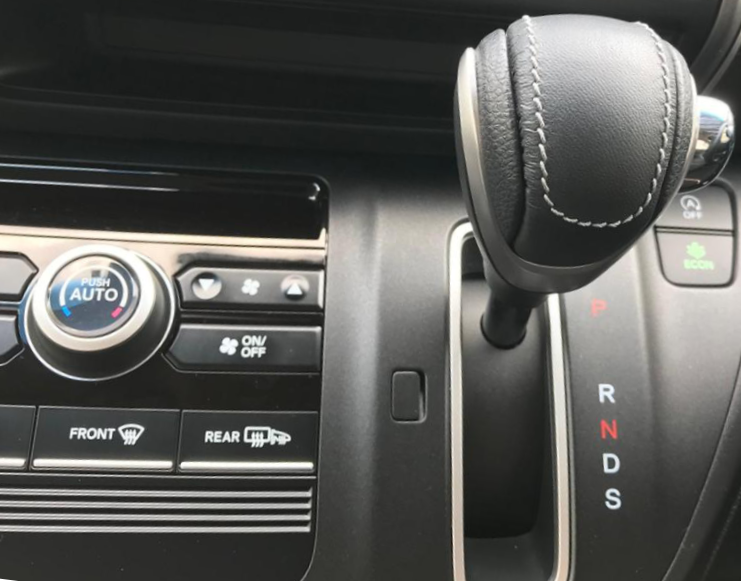 H社　自動車内装部品